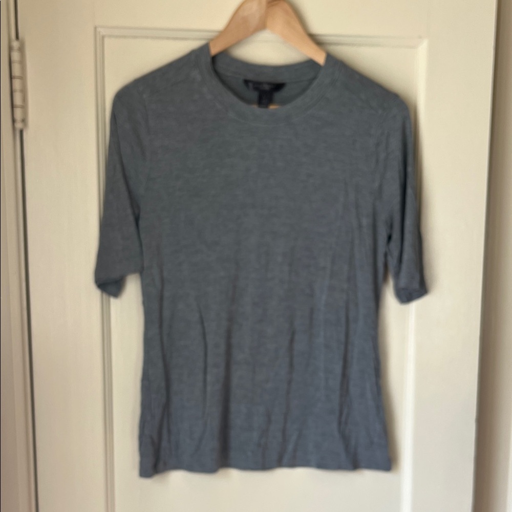 Banana Republic Heather Gray Crew Neck Tee with longer sleeves